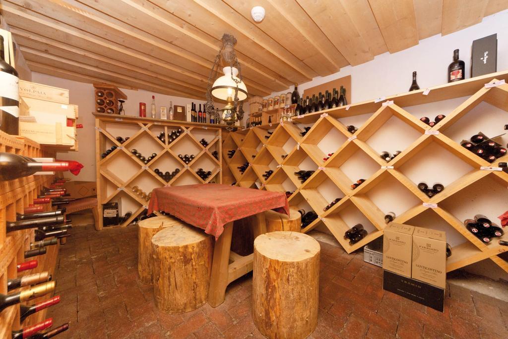 Hotel Des Alpes ซัมเนาน์ ภายนอก รูปภาพ