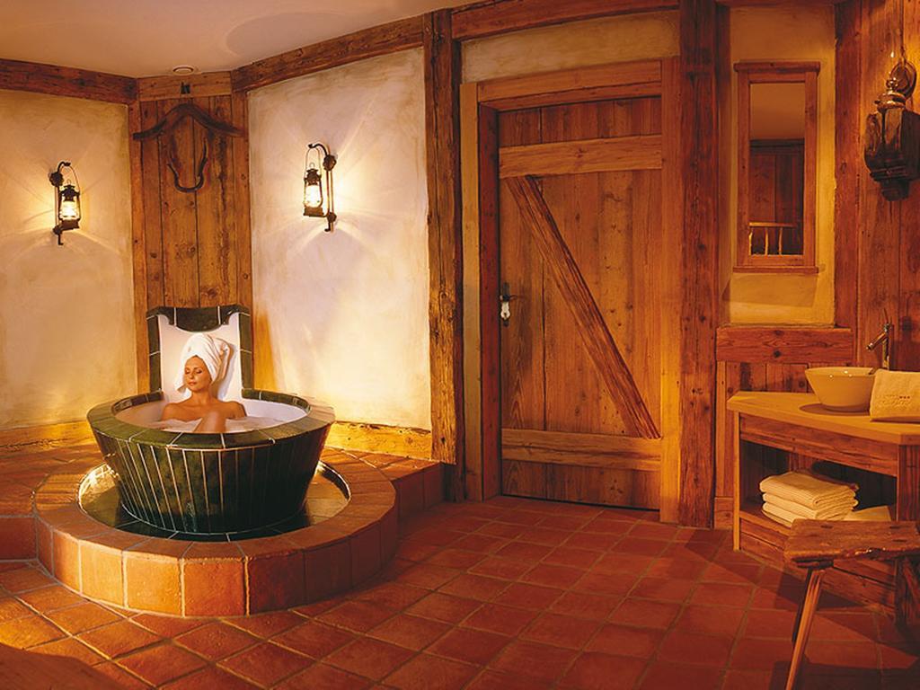Hotel Des Alpes ซัมเนาน์ ภายนอก รูปภาพ