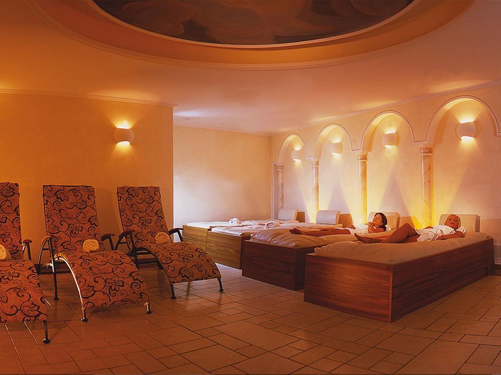 Hotel Des Alpes ซัมเนาน์ ภายนอก รูปภาพ