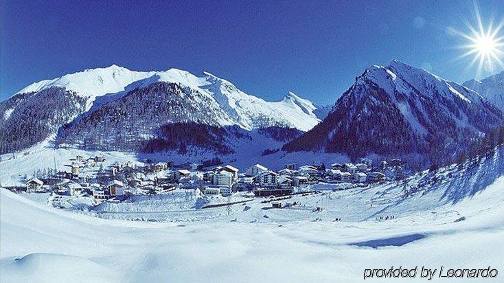 Hotel Des Alpes ซัมเนาน์ ภายนอก รูปภาพ