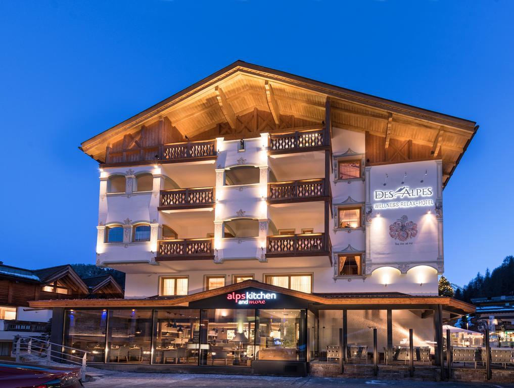 Hotel Des Alpes ซัมเนาน์ ภายนอก รูปภาพ