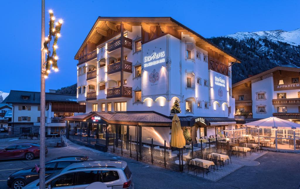 Hotel Des Alpes ซัมเนาน์ ภายนอก รูปภาพ