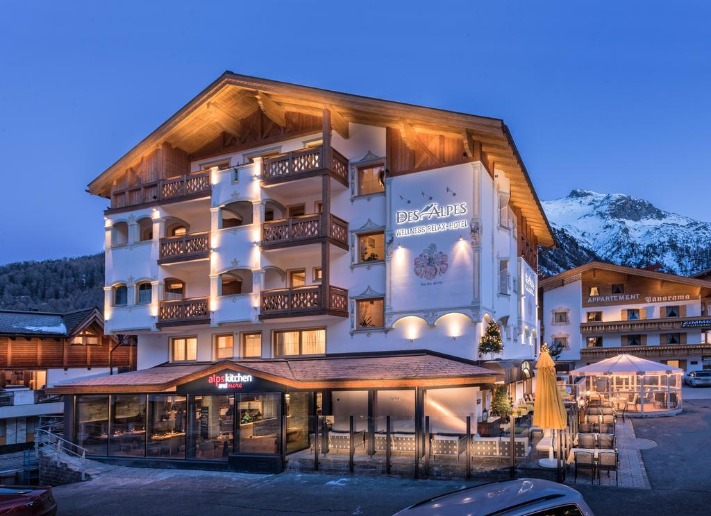Hotel Des Alpes ซัมเนาน์ ภายนอก รูปภาพ